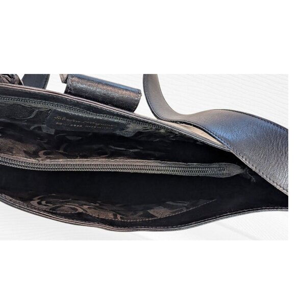 Salvatore Ferragamo Gancini Black Leather Shoulder Bag - Picture 7 of 7